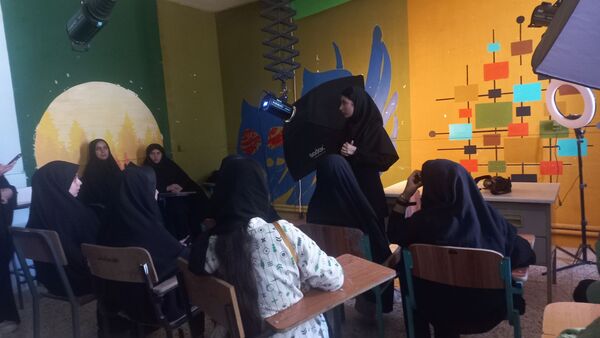 برگزاری هفته دوم دوره آموزشی فصل رویش در هنرستان ثمین
