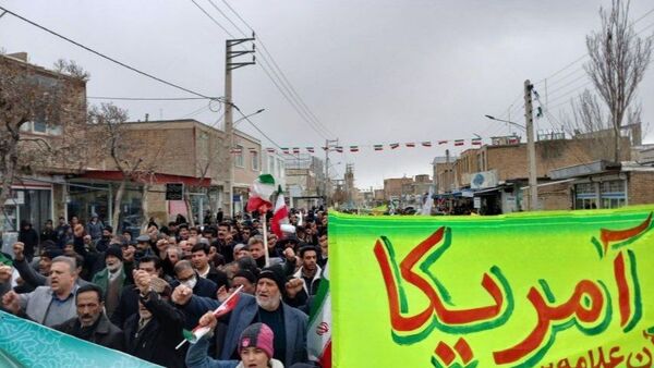 حاشیه نگاری حضور مردم شهر بن در راهپیمایی ۲۲ بهمن ۱۴۰۴