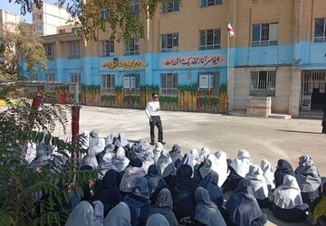 دبیرستان شهرآرا امروز شاهد قهرمان مردم بود