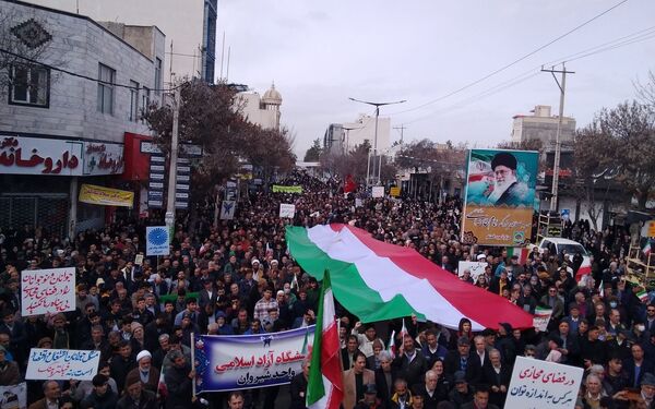شرکت مردم شهید پرور شهرستان شیروان در راهپیمایی ۲۲ بهمن