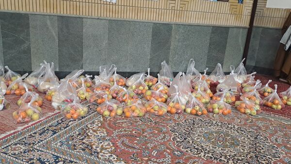 توزیع ۱۳۰ بسته یلدایی به همت خیران و معتمدان شهر بین نیازمندان