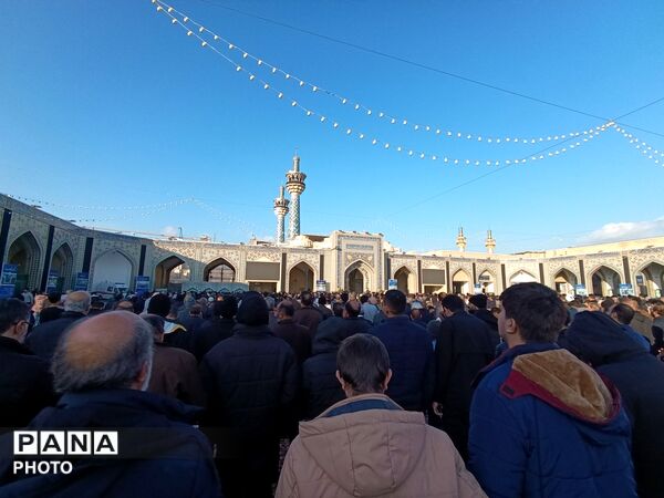 نماز بندگی در مشهد 
