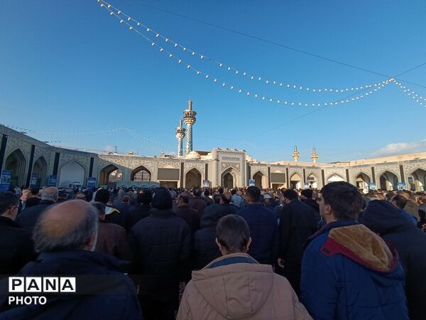 نماز بندگی در مشهد 