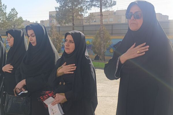 برپایی نمایشگاه "مادرم فاطمه" در دبیرستان مهر نیشابور