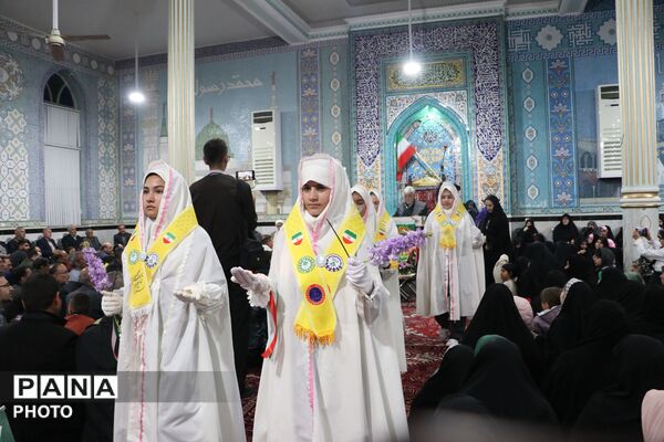 هم‌نوایی پیشتازان و خادمان رضوی در آیین پرچم‌گردانی میلاد امام رضا(ع) در ایلخچی