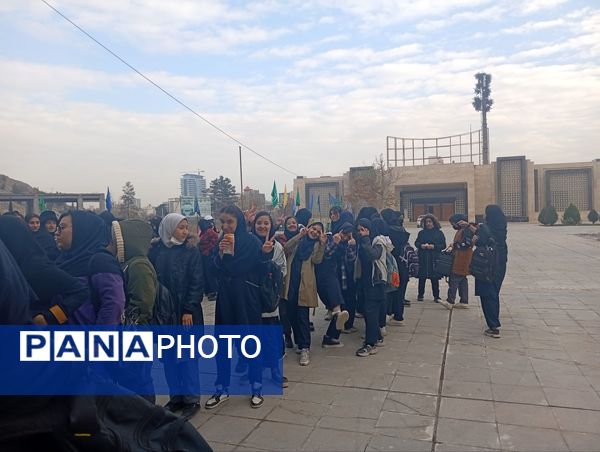 بازدید دانش‌آموزان پایه نهم سروقد از باغ موزه مشهد