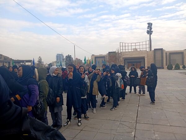 بازدید دانش‌آموزان پایه نهم سروقد از باغ موزه مشهد