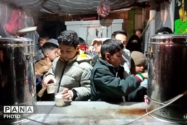اینجا دانش‌آموزان و فرهنگیان میدان‌داری می‌کنند