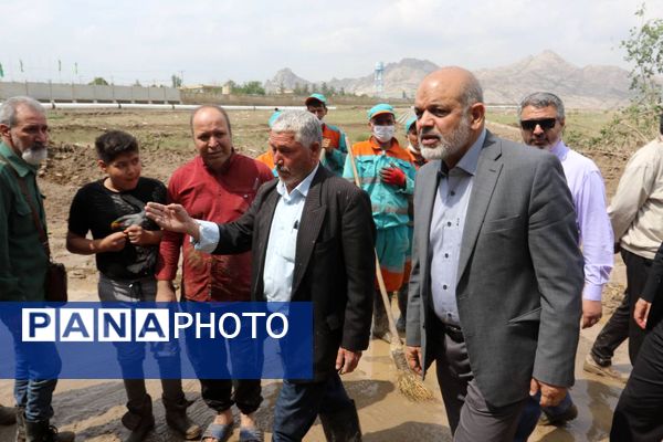 بازدید وزیر کشور از روند بازگشایی و خدمت‌رسانی در مناطق سیل‌زده مشهد
