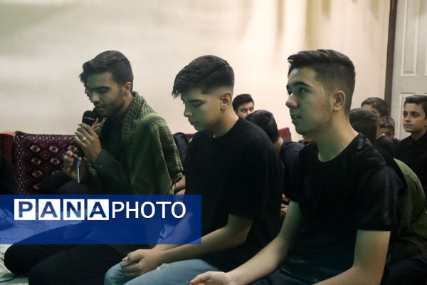 قرائت دعای زیارت عاشورا در پایگاه بسیج حضرت صاحب الزمان (عج)