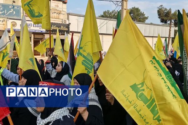 خروش مردم قرچک در پی شهادت دبیرکل حزب‌الله لبنان