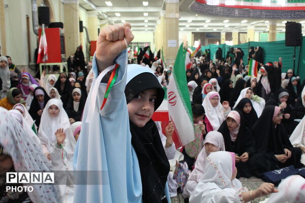 همدان میزبان «بزرگترین نماز جمعه دخترانه»