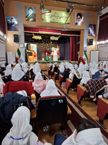 جشن یلدا ۱۴۰۴ در مدرسه ۱۷ شهریور شهرستان بجنورد 