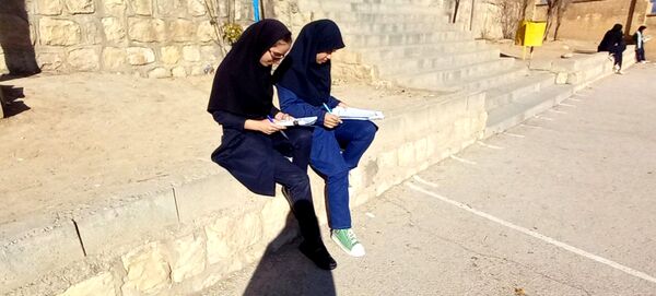 رقابت دانش‌آموزان خانمیرزا در امتحانات نهایی