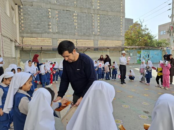 بازدید ماموران نیروی انتظامی در مدرسه 17شهریور بجنورد