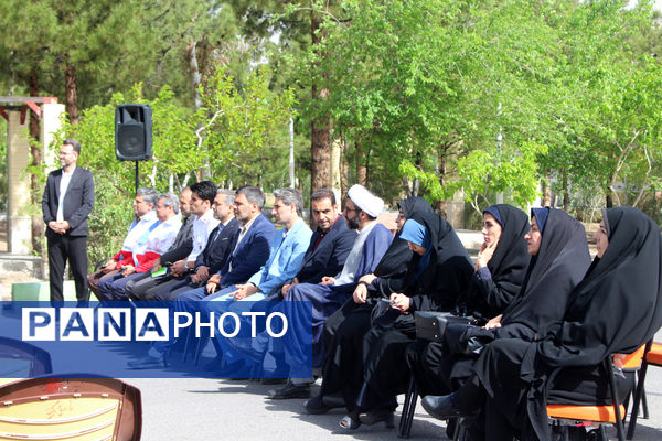 آیین افتتاحیه جشنواره رقابت‌های علمی- مهارتی سفیران سلامت استان قم