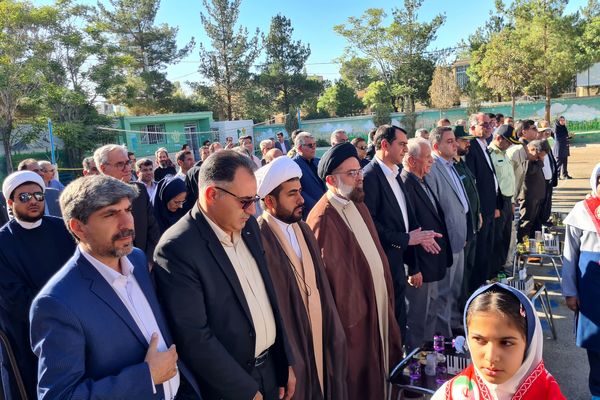 آیین نواختن زنگ ایثار و مقاومت در مدارس آباده