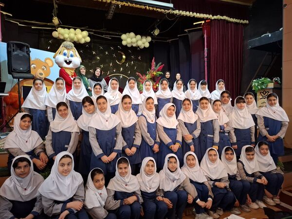 جشن یلدا ۱۴۰۴ در مدرسه ۱۷ شهریور شهرستان بجنورد 
