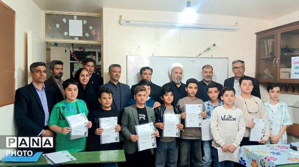 تجلیل مسئولان استانی از دانش‌آموزان و عوامل دبستان میقات به خاطر اقدام انسان‌دوستانه
