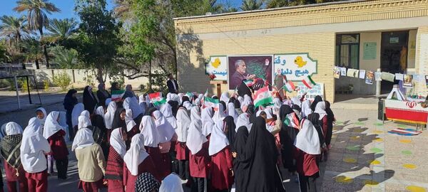 مراسم بزرگداشت سردار سلیمانی در مدرسه مولوی فین