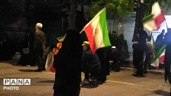 پنجاه و هشتمین شب از ایستادگی مردم در خیابان های نیشابور