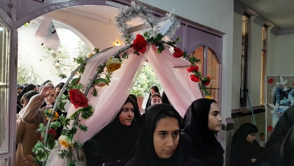 آغاز مهر با حضور خادمین حرم امام رضا(ع) در مدرسه عباسقلی رهگذر شهریار