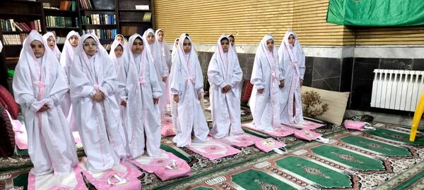 جشن بندگی دانش‌آموزان دبستان ارمغان هستی ناحیه 3 کرج 