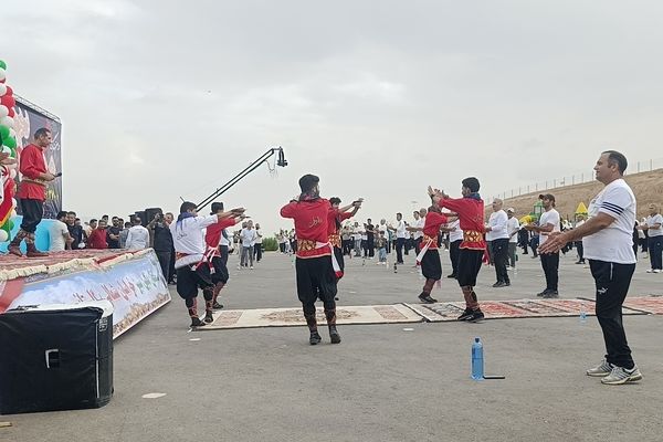 جلوه‌هایی از ورزش صبحگاهی همگانی در آشخانه 