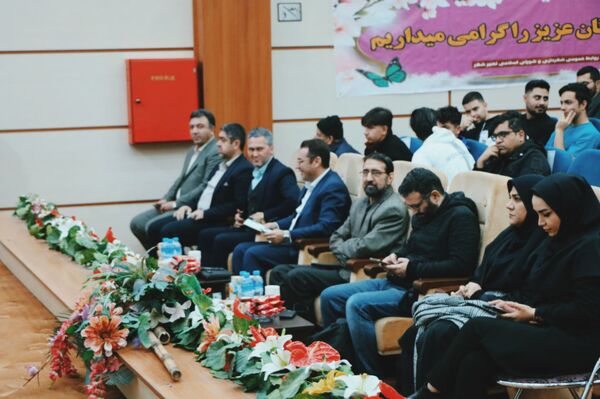 اختتامیه هفته پژوهش شهرداری نصیرشهر با رونمایی از کتاب «اردک دیوانه»  