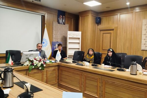 نوجوانی، نقطه طلایی شکل‌گیری عادت ماندگار مطالعه در دیدگاه امام خامنه‌ای(ره) است