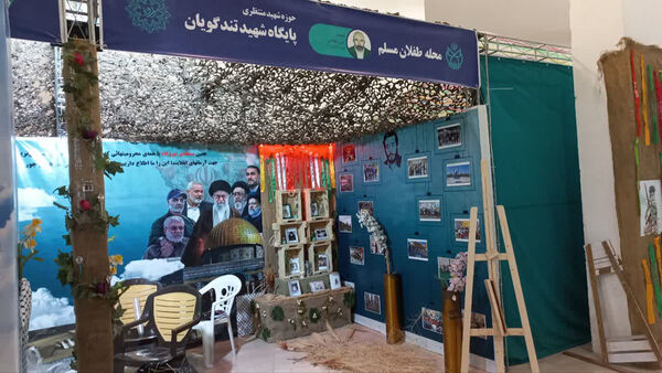 آماده‌سازی غرفه‌های نمایشگاه هفته دفاع مقدس استان قم