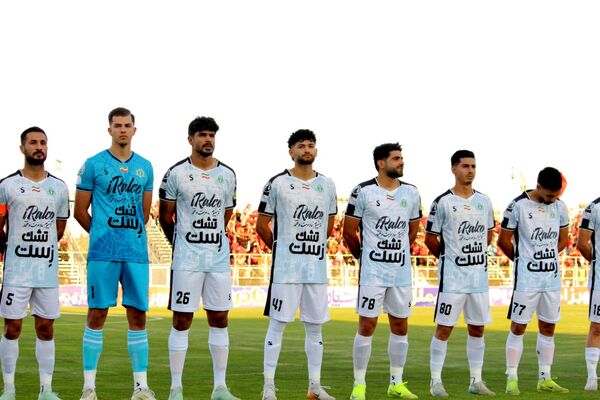 برد شیرین تراکتور در خانه مقابل آلمینیوم اراک
