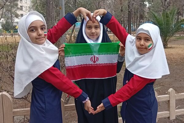 راهپیمایی باشکوه مردم قیامدشت در حمایت از آرمان‌های انقلاب