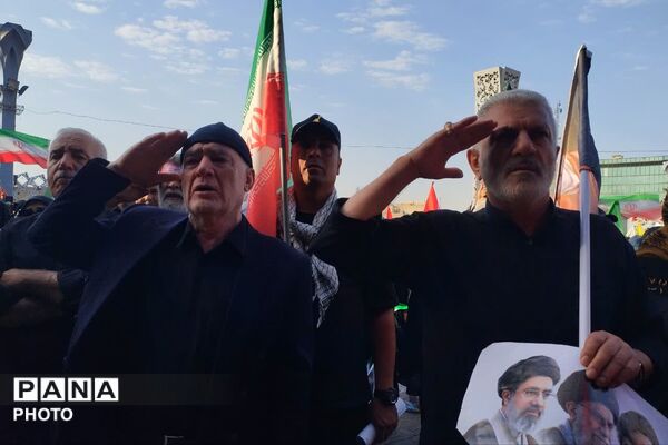 تجلی عهد و پیمان امت با ولایت در تشییع پیکر رهبر شهید