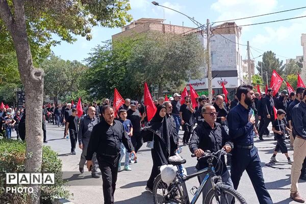 سیل عاشقان حسینی در بجنورد؛ جاماندگان اربعین، هم‌قدم با کاروان عشق -1