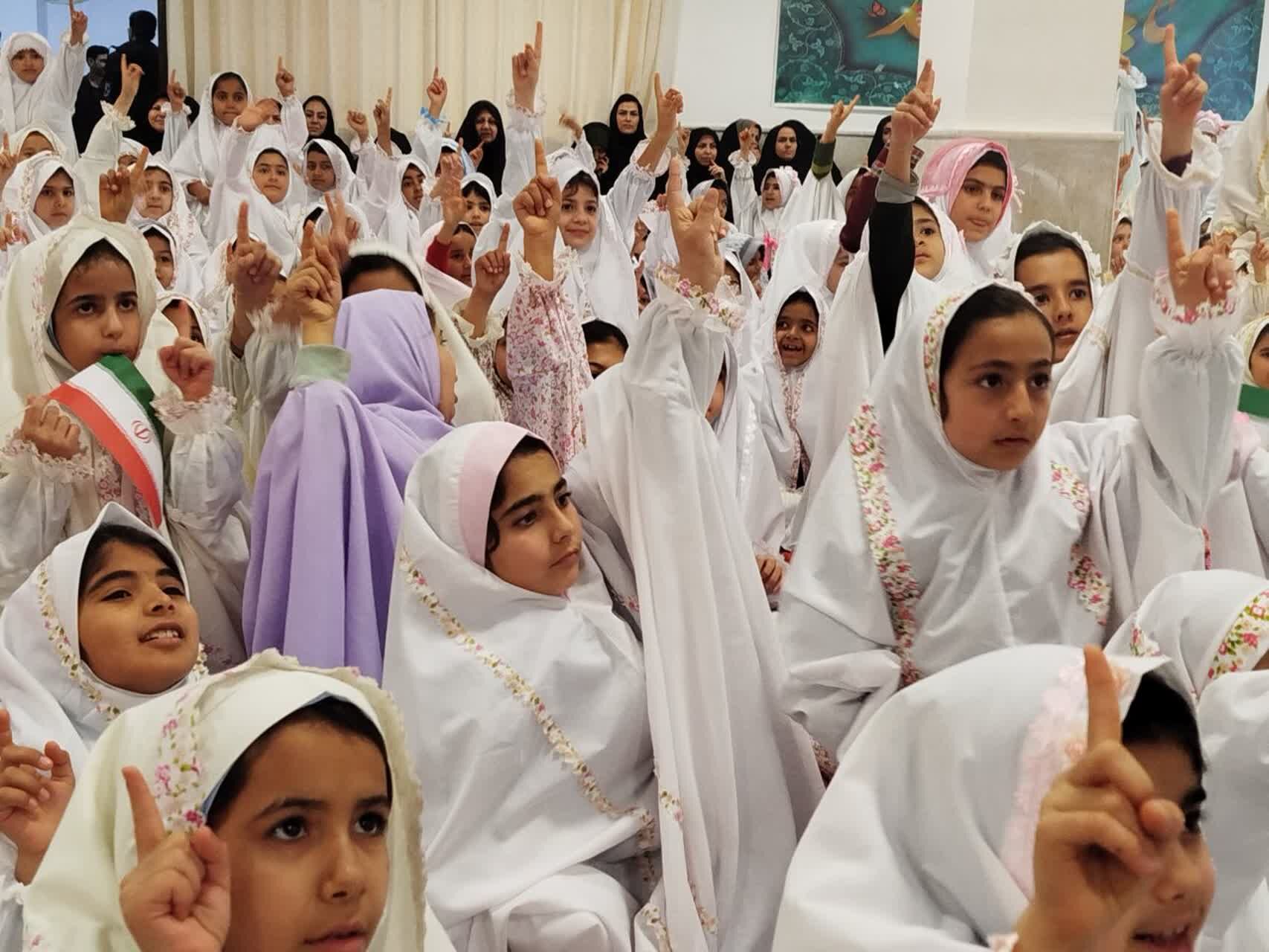 جشن تکلیف برای ۳۶۰ دانش‌آموز پایه سوم شهرستان فاروج