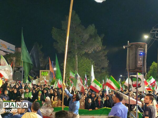 شبِ خروش مردم مرزنشین در پاسداشت شهدای امنیت