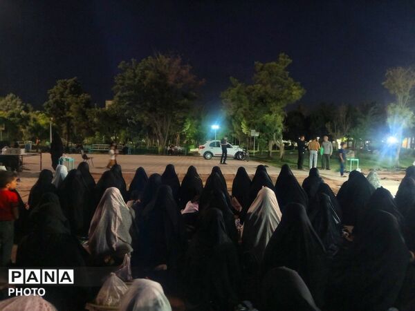 نمازی به شوق صرفه جویی برق