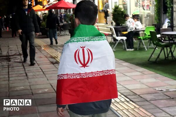 شور و حماسه مردم قرچک در بیست و هشتمین شب از تجمعات مردمی
