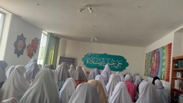 آغاز معنوی سال تحصیلی در نیایش ۲