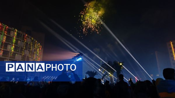 امشب آسمان در خیابان ها مى تابد