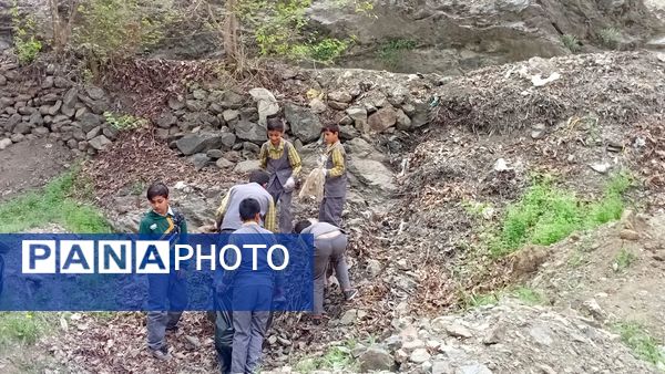 پاکسازی خیابان و کوچه‌های روستای یاسه چای توسط دانش‌آموزان مدرسه ۲۲ بهمن