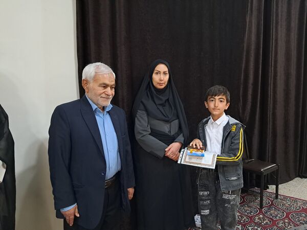 آیین تجلیل از داوران و عوامل مسابقات قرآن، عترت و نماز فرهنگیان منطقه عجب شیر
