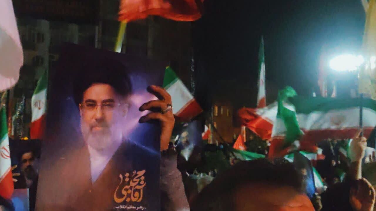 تشییع ۴ شهید ناو دنا در میدان جمهوری