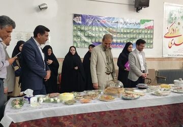 همایش روز جهانی تخم‌مرغ در دبیرستان فاطمیه اندیشه زارچ