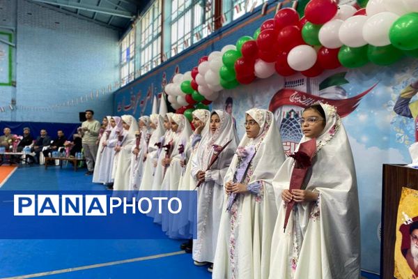 یاوران انقلاب؛روشنای مسیر نوجوانان امروز