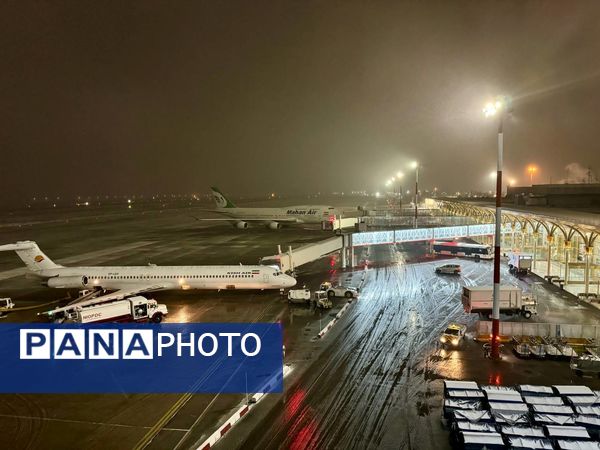 ۱۳ ساعت بعد از بارش برف در فرودگاه شهید هاشمی نژاد مشهد