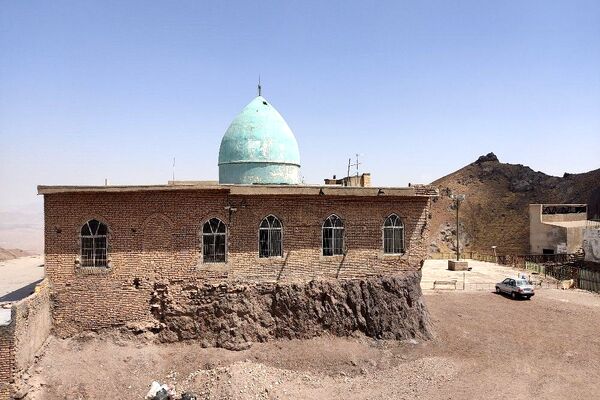زیارتگاه امامزاده حسین اصغر در دل طبیعت زیبا در استان خراسان رضوی