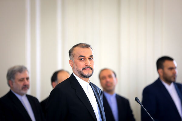 دیپلمات شهید