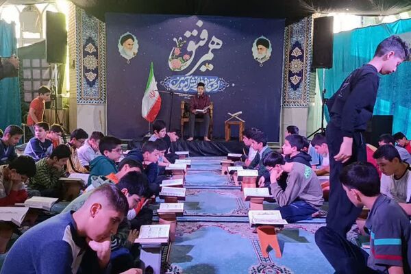 اعتکاف یعنی پاکی و صمیمیت 